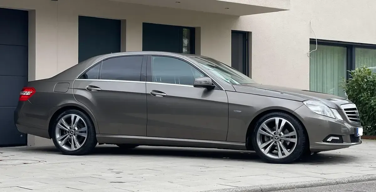 Gebraucht Mercedes E250 204 PS (150 kW) 2009 Limousine