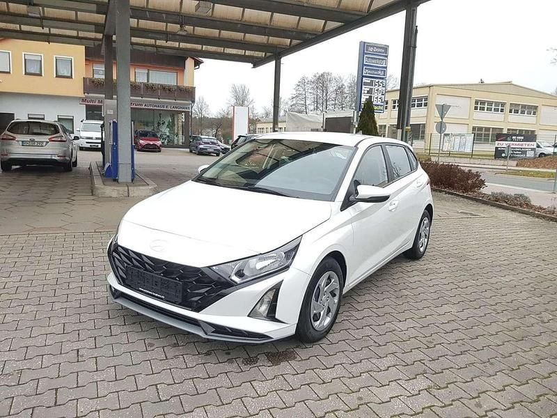 Atlas white / sol Neu 2025 Hyundai i20 Comfort | 18.790 € (Fairer Preis) - Bild 1/4