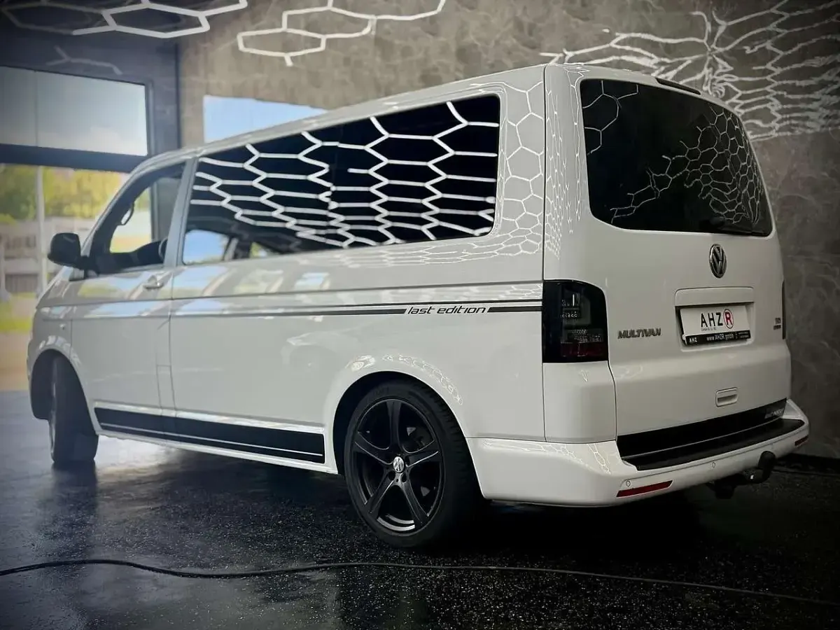 Gebraucht VW Multivan Comfortline 179 PS (131 kW) 2015 Weiß Van / Kleinbus