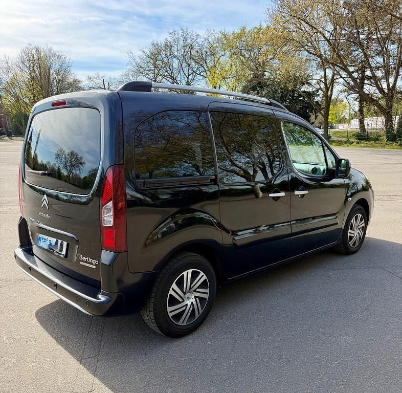 Gebraucht Citroën Berlingo 92 PS (67 kW) 2015 Schwarz Van / Kleinbus