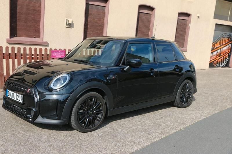 Schwarz Gebraucht 2024 Mini Cooper S Classic Kleinwagen | 30.000 € (Fairer Preis) - Bild 1/4