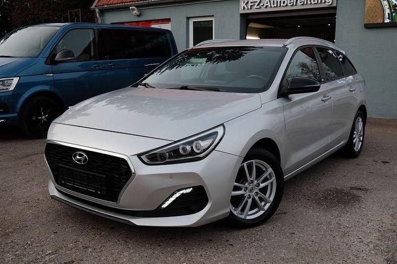 Silber Gebraucht 2019 Hyundai i30 Turbo Kombi | 8.000 € (Fairer Preis) - Bild 1/4