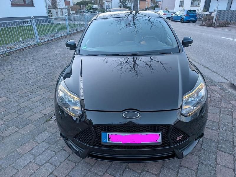 Gebraucht Ford Focus ST 250 PS (183 kW) 2014 Schwarz Limousine