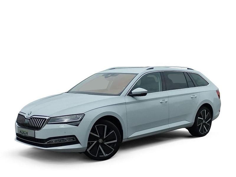 Gebraucht Skoda Superb Style 150 PS (110 kW) 2023 Moonweiss metallic Kombi