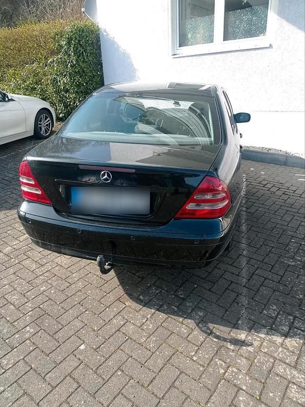 Gebraucht Mercedes C220 143 PS (105 kW) 2002 Schwarz Limousine