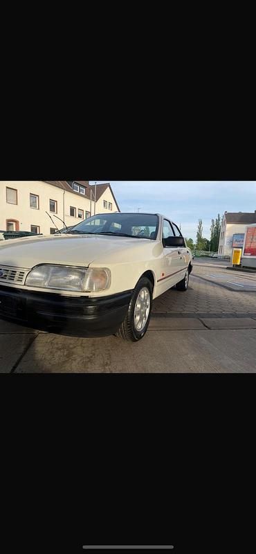 Weiß Gebraucht 1990 Ford Sierra Limousine | 1.850 € - Bild 1/4