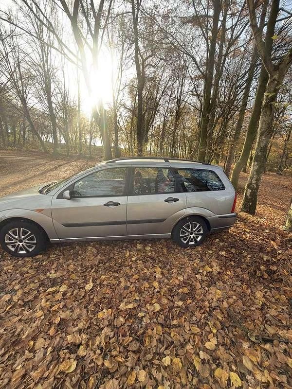 Gebraucht Ford Focus Trend 116 PS (85 kW) 2004 Kombi