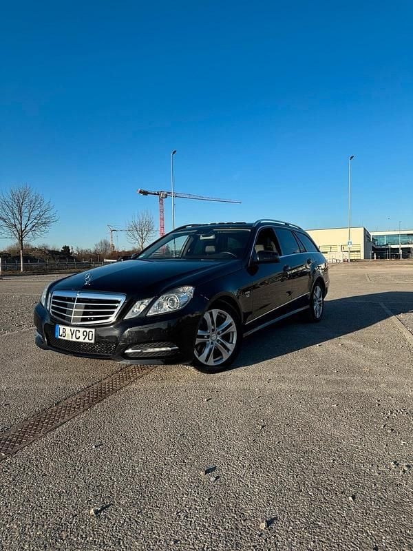 Gebraucht Mercedes E350 231 PS (169 kW) 2010 Schwarz Kombi