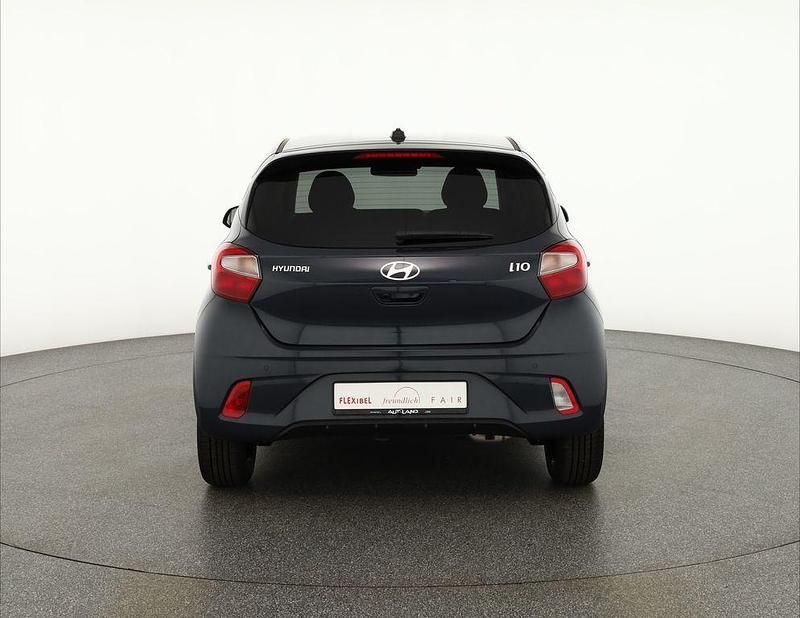 Neu Hyundai i10 63 PS (46 kW) 2025 Grau Kleinwagen
