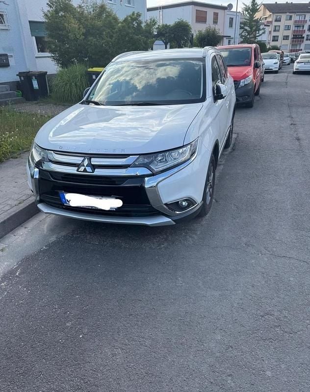 Weiß Gebraucht 2016 Mitsubishi Outlander SUV | 12.800 € - Bild 1/3