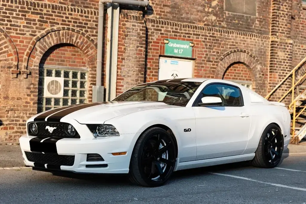 Gebraucht Ford Mustang 446 PS (328 kW) 2012 Weiß Limousine