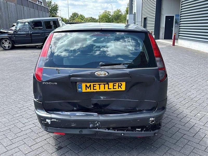 Gebraucht Ford Focus Futura 101 PS (74 kW) 2007 Grau Kombi