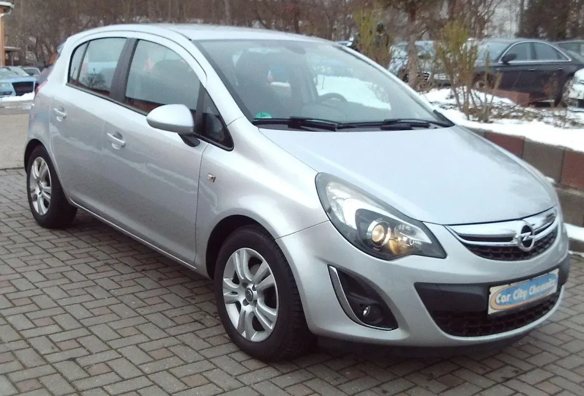 Gebraucht Opel Corsa Innovation 101 PS (74 kW) 2014 Silber Limousine