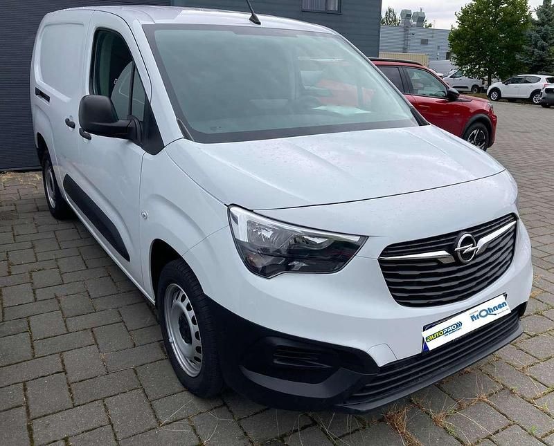 Weiß Gebraucht 2023 Opel Combo Basis Van / Kleinbus | 18.500 € (Teuer) - Bild 1/4