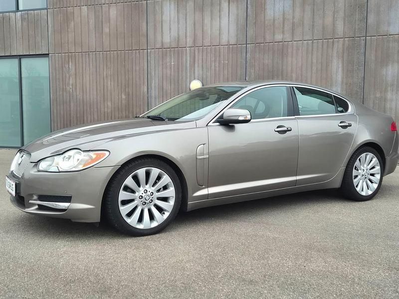 Gebraucht Jaguar XF Premium Luxury 298 PS (219 kW) 2009 Grau Limousine
