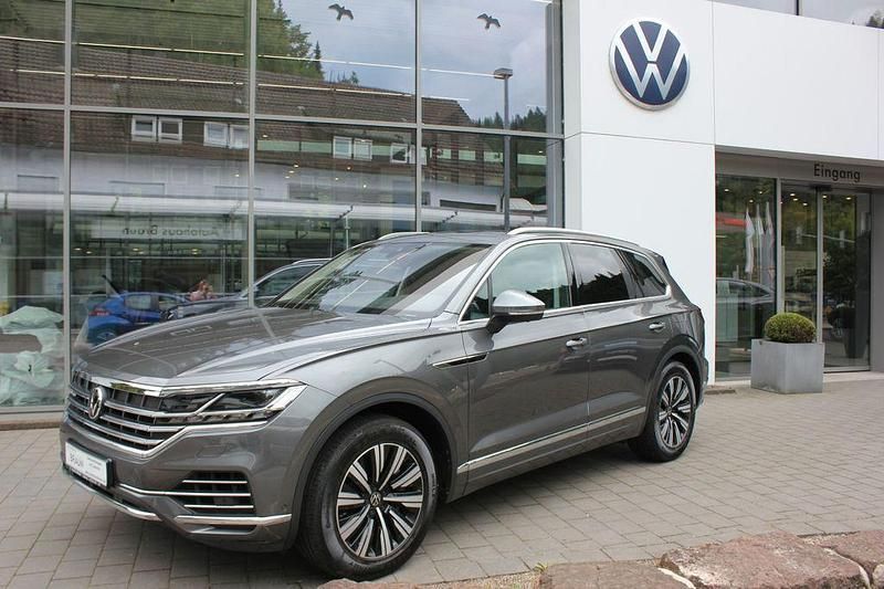 Grau Gebraucht 2021 VW Touareg Elegance SUV | 41.990 € (Fairer Preis) - Bild 1/4