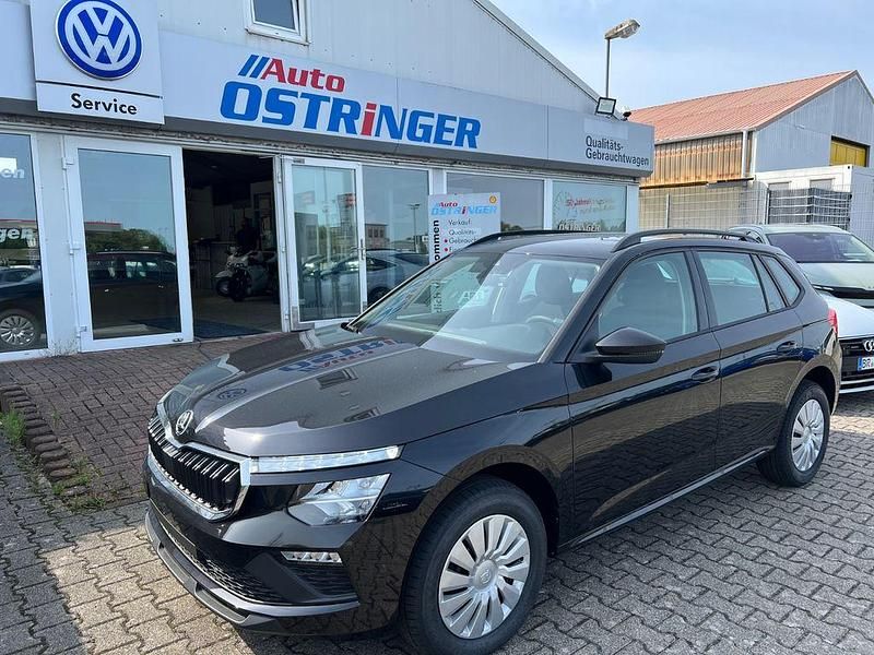 Schwarz Neu 2025 Skoda Kamiq Essence SUV | 21.990 € (Fairer Preis) - Bild 1/4