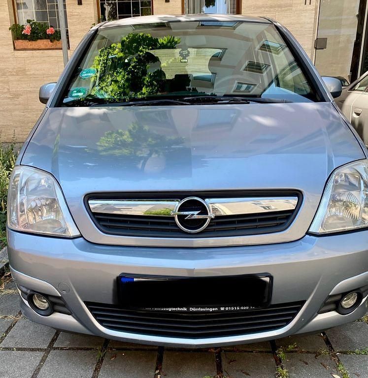 Grau Gebraucht 2006 Opel Meriva Edition Van / Kleinbus | 700 € (Guter Preis) - Bild 1/4
