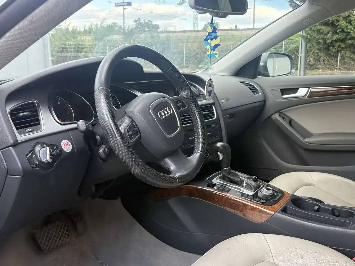 Gebraucht Audi A5 179 PS (131 kW) 2011 Grau Coupé