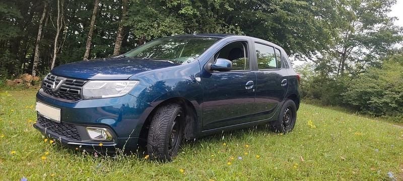 Blau Gebraucht 2017 Dacia Sandero Essentiel Kleinwagen | 8.700 € (Superpreis) - Bild 1/4