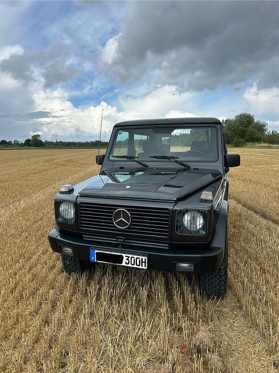 Schwarz Gebraucht 1990 Mercedes G300 SUV | 32.999 € - Bild 1/4