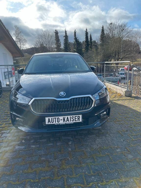 Neu Skoda 105 116 PS (85 kW) 2026 Schwarz Limousine