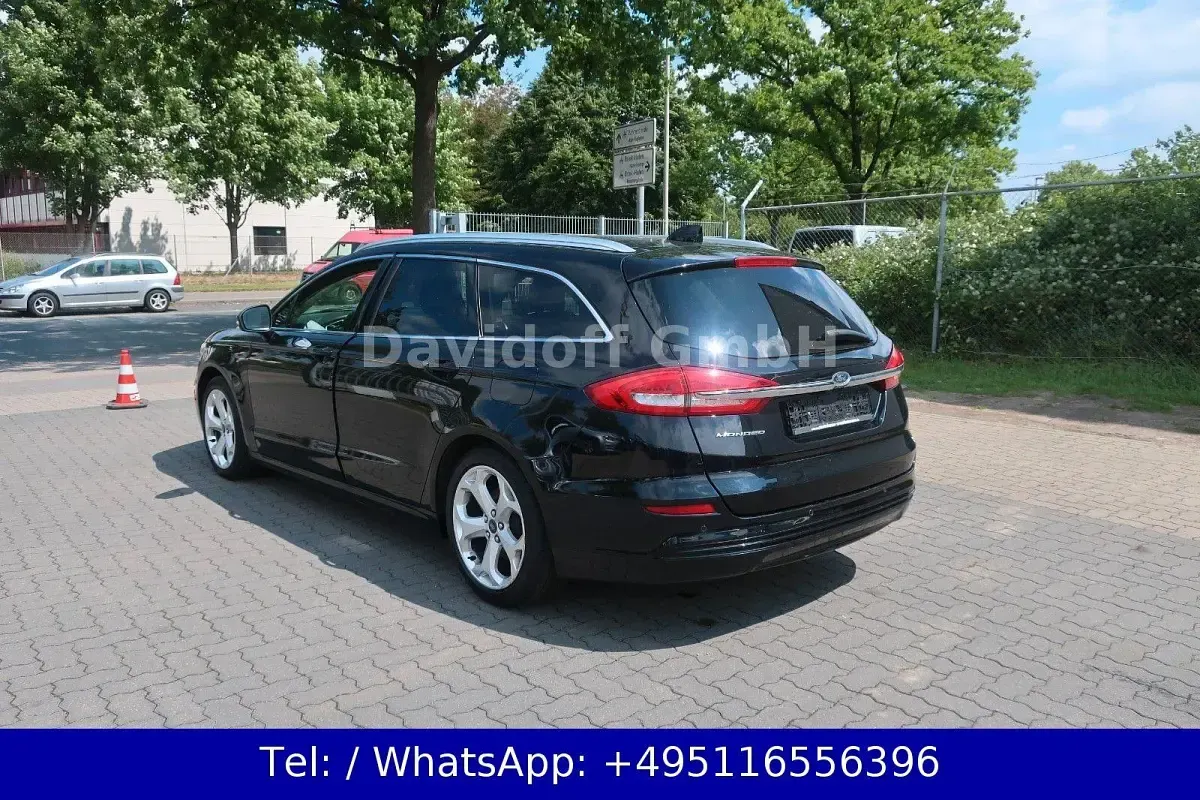 Gebraucht Ford Mondeo Titanium 150 PS (110 kW) 2020 Schwarz Kombi