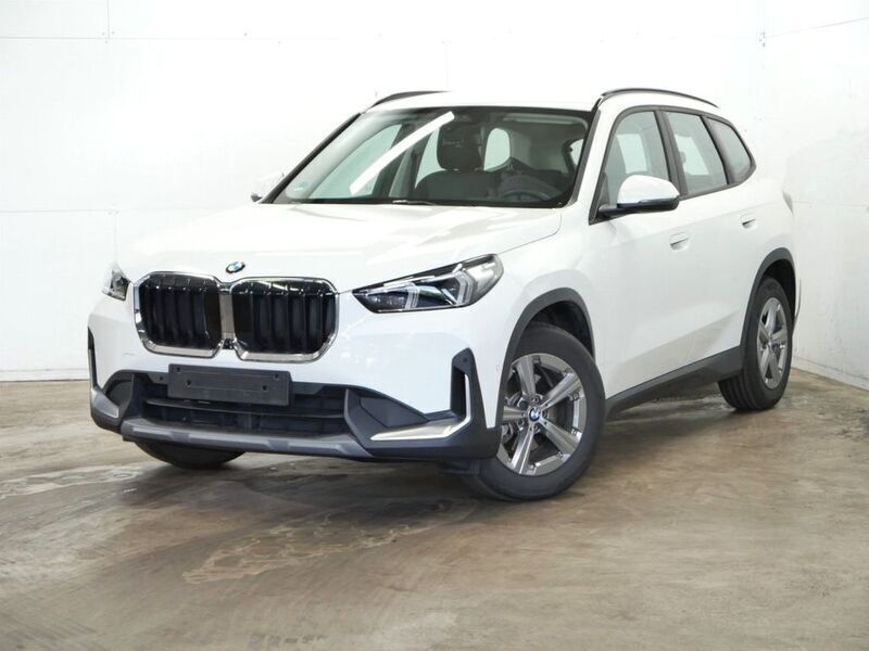 Alpinweiss 3 Gebraucht 2024 BMW X1 Performance SUV | 40.980 € (Superpreis) - Bild 1/4