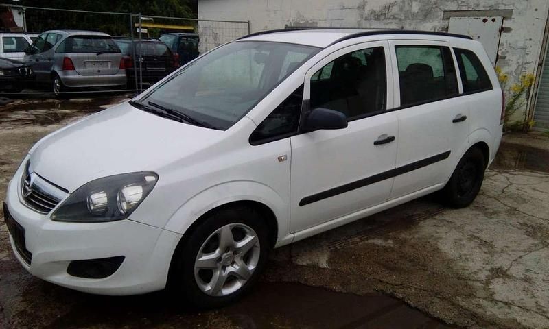 Gebraucht Opel Zafira Edition 110 PS (80 kW) 2009 Weiß Van / Kleinbus