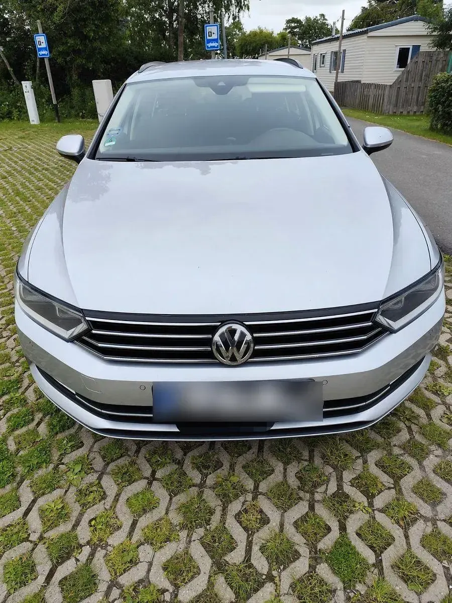 Gebraucht VW Passat 150 PS (110 kW) 2017 Silber Kombi