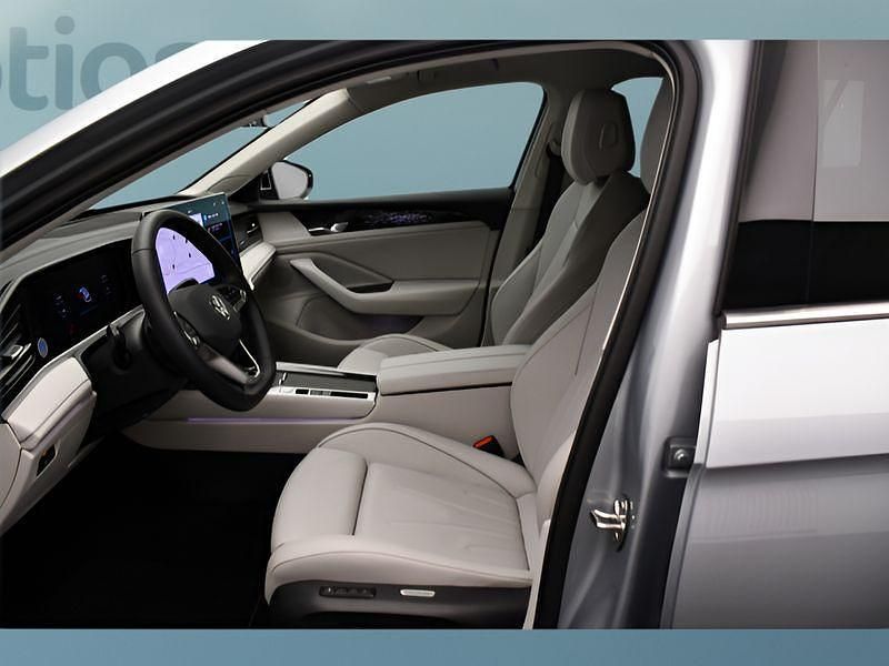 Gebraucht VW Passat 272 PS (200 kW) 2024 Silber Kombi