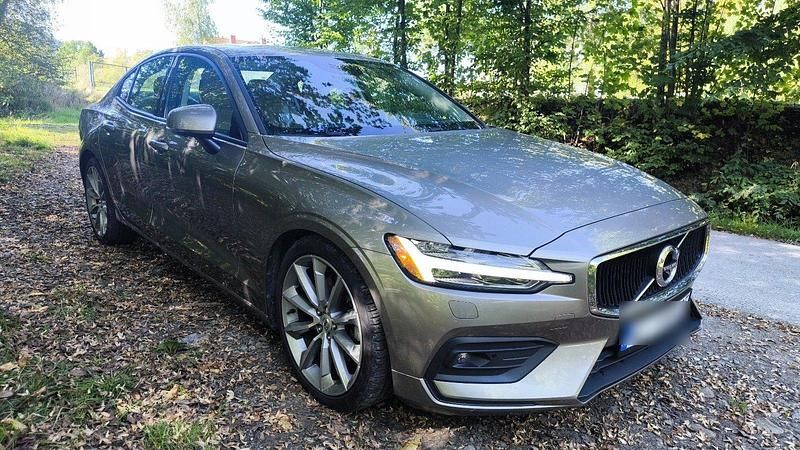 Gold Gebraucht 2020 Volvo S60 Limousine | 23.000 € (Superpreis) - Bild 1/4