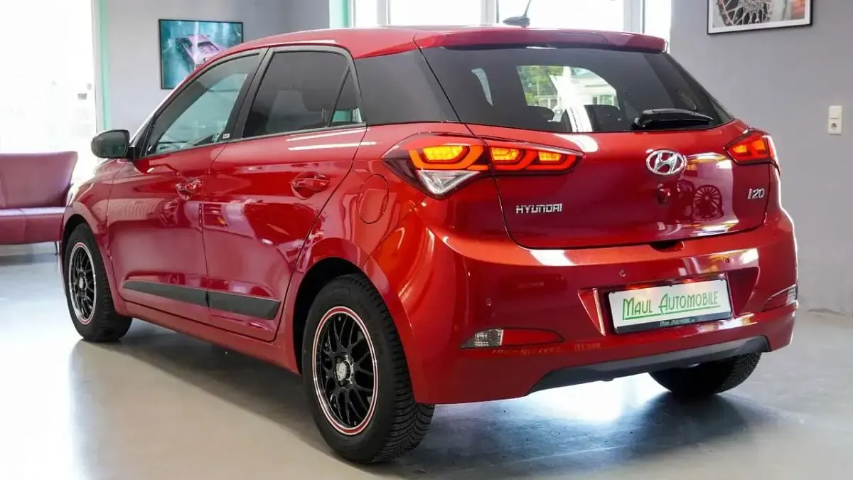 Gebraucht Hyundai i20 Active 101 PS (74 kW) 2016 Red passion Kleinwagen