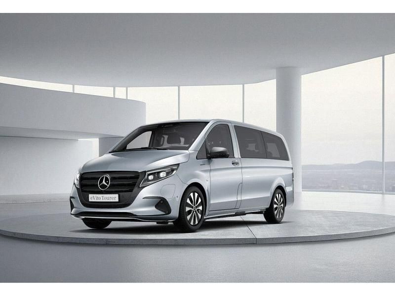Gebraucht Mercedes e-Vito 150 kW (204 PS) 2024 Silber / hightechsilber Van / Kleinbus