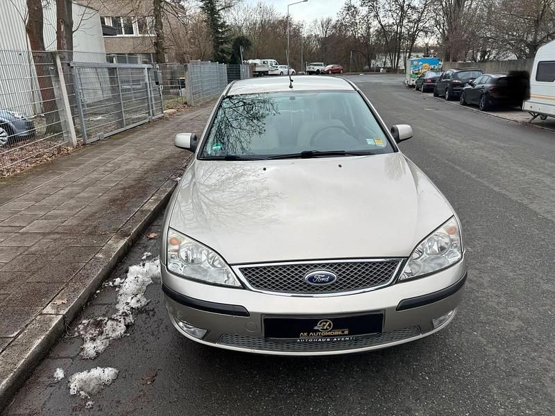 Gebraucht Ford Mondeo 145 PS (106 kW) 2005 Gold Limousine