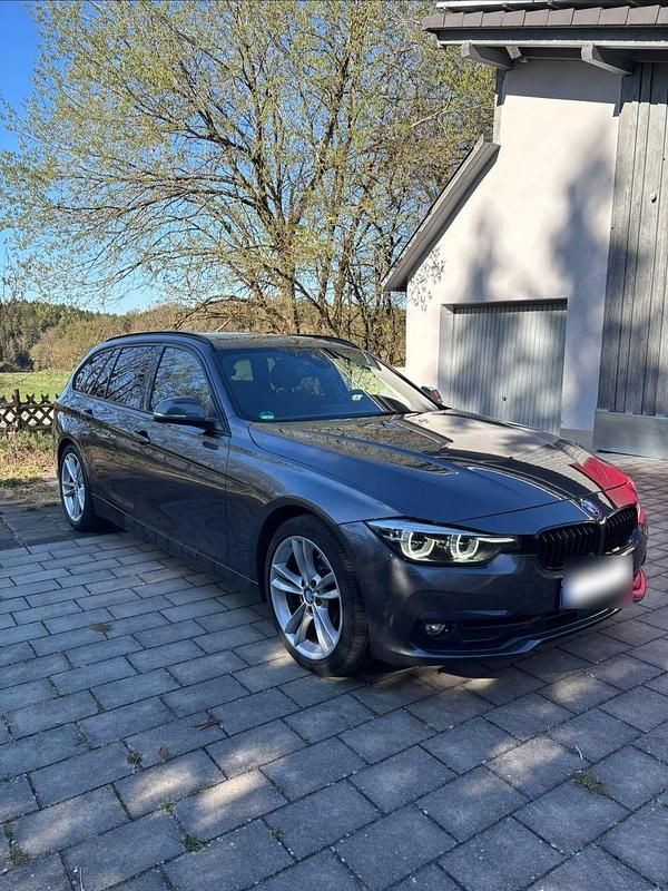Gebraucht BMW 320 Advantage 190 PS (139 kW) 2018 Grau Kombi
