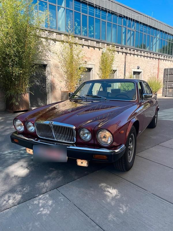 Gebraucht Jaguar XJ6 245 PS (180 kW) 1986 Rot Limousine