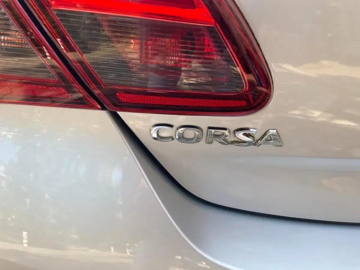 Gebraucht Opel Corsa 90 PS (66 kW) 2017 Silber Kleinwagen