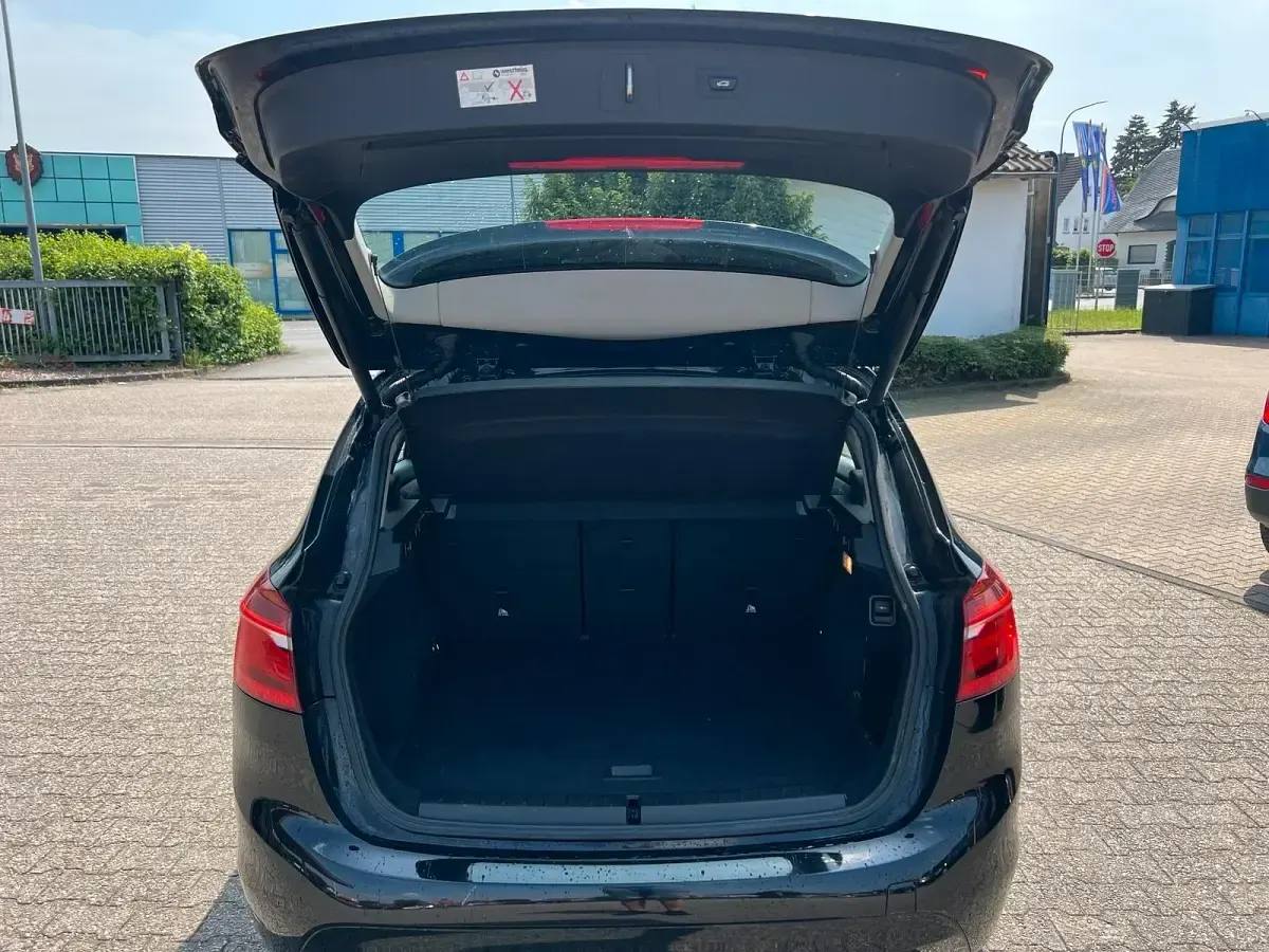Gebraucht BMW 218 136 PS (100 kW) 2018 Schwarz Limousine