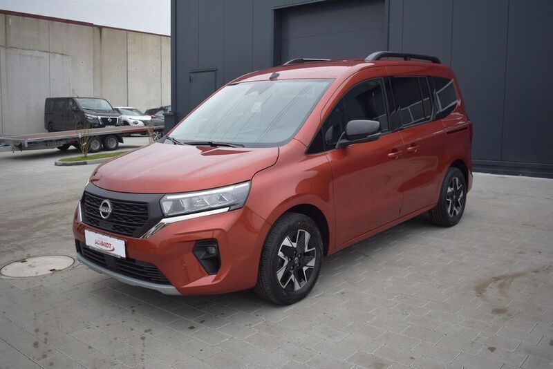 Neu Nissan Townstar N-Connecta 131 PS (96 kW) 2025 Rot Van