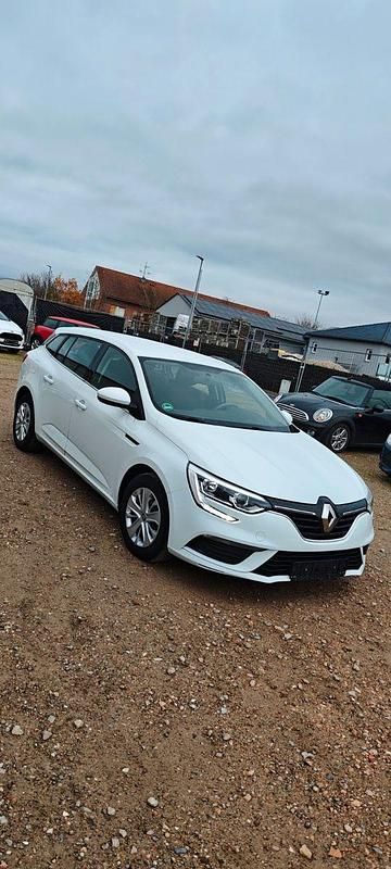 Weiß Gebraucht 2017 Renault Mégane GrandTour Life Kombi | 6.399 € (Fairer Preis) - Bild 1/4