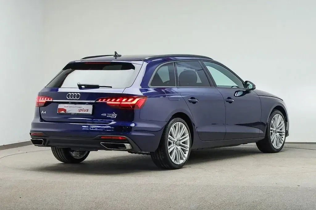 Gebraucht Audi A4 Business 265 PS (194 kW) 2023 Navarrablau metallic Kombi