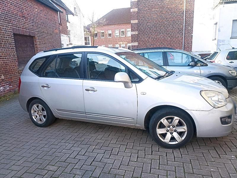 Gebraucht Kia Carens 140 PS (102 kW) 2007 Grau Van / Kleinbus