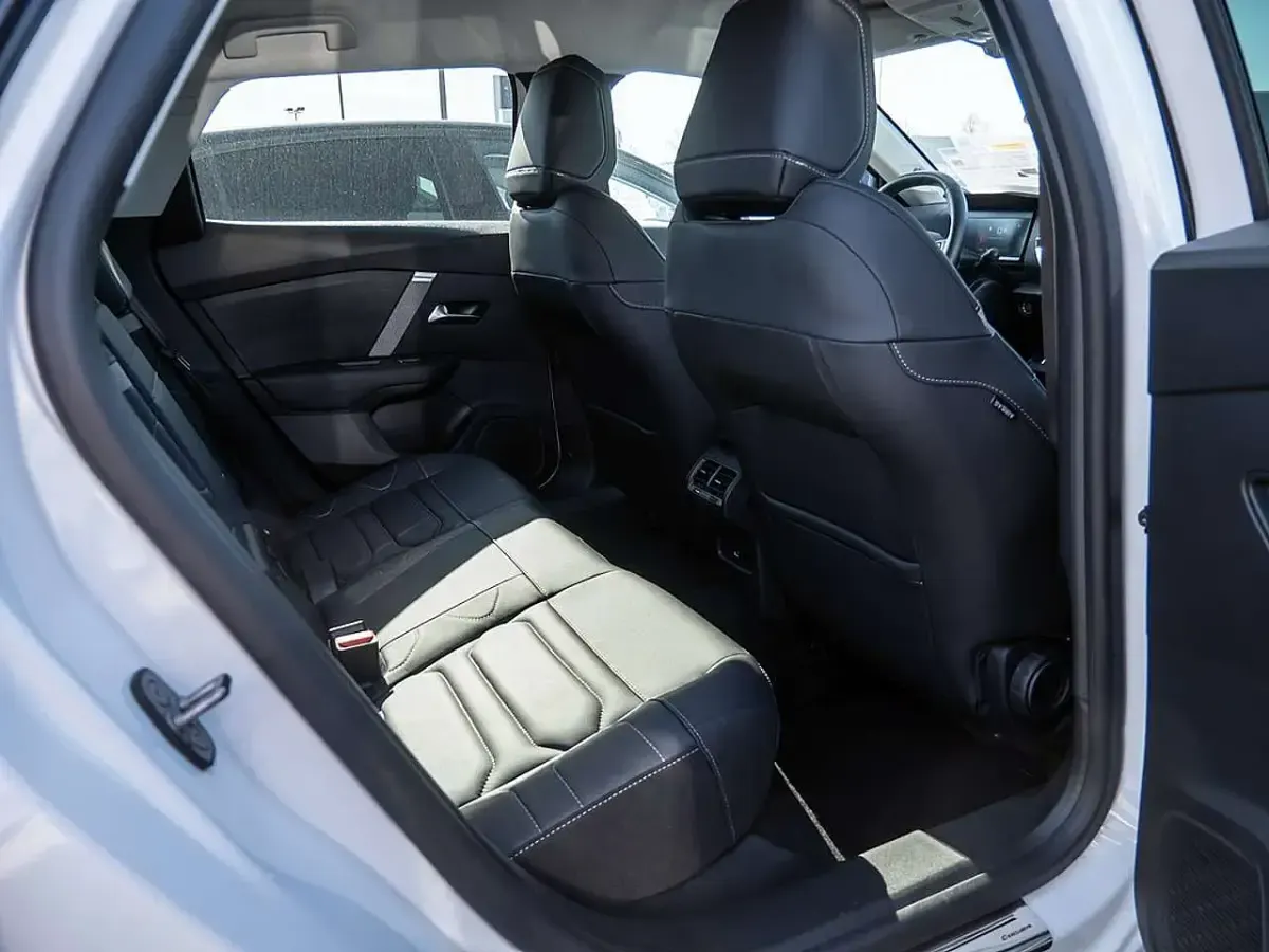Gebraucht Citroën C4 X 131 PS (96 kW) 2024 Weiß SUV