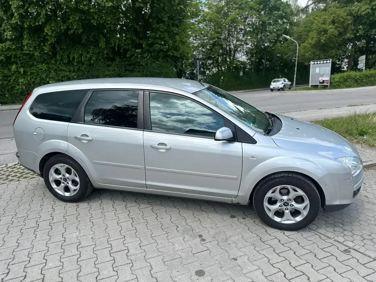 Käytetty Ford Focus 109 HP (80 kW) 2008 Hopea Farmari