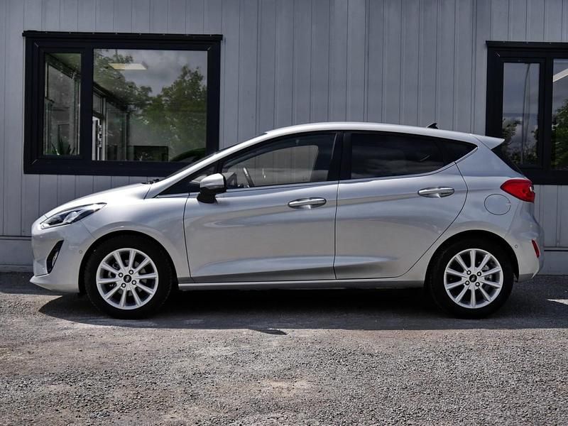 Gebraucht Ford Fiesta Titanium 125 PS (91 kW) 2020 Silber Kleinwagen