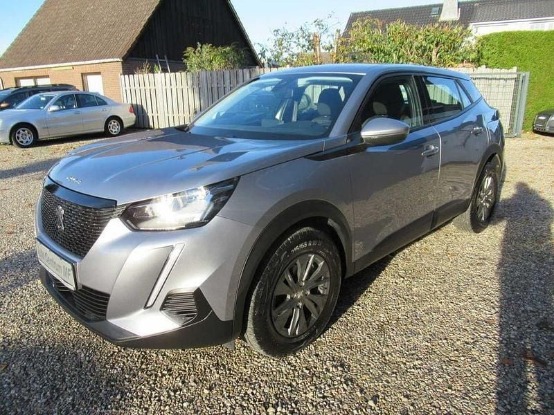 Grau Gebraucht 2021 Peugeot 2008 Active SUV | 16.950 € (Guter Preis) - Bild 1/4