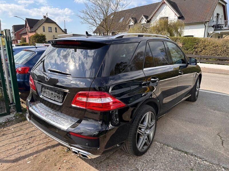 Gebraucht Mercedes ML63 AMG AMG 557 PS (409 kW) 2013 Schwarz SUV
