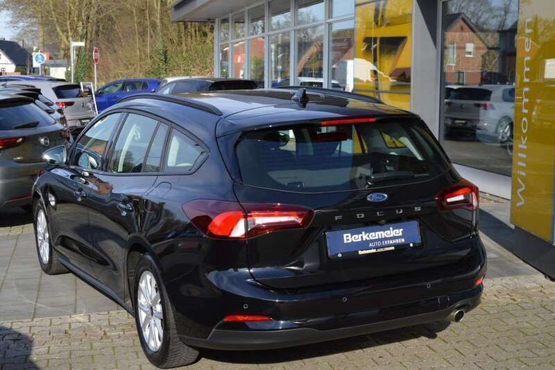 Gebraucht Ford Focus 120 PS (88 kW) 2022 Obsidianschwarz (metallic) Kombi