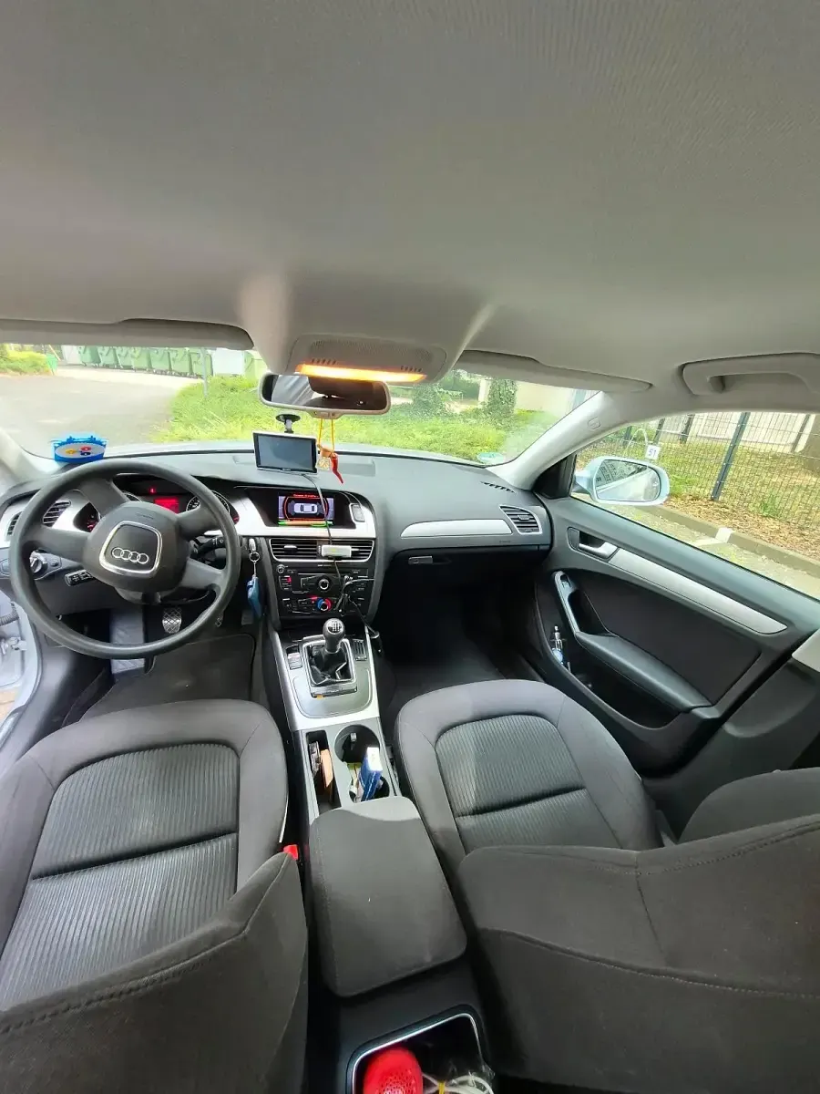 Gebraucht Audi A4 120 PS (88 kW) 2009 Silber Limousine